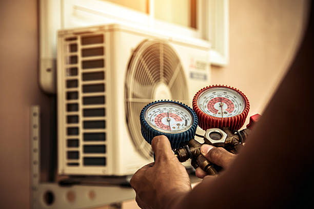 Professional Hvac technician working in San Felipe, TX